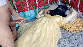 Desi bride in yellow gown enjoys intense sex with well-endowed Indian man on Xvideos India