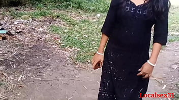 Busty Indian housewife enjoys outdoor doggy style sex