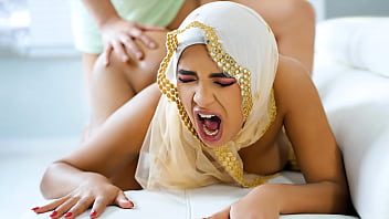 Persuading my hijab-wearing girlfriend to have sex despite cultural restrictions: A sensual journey